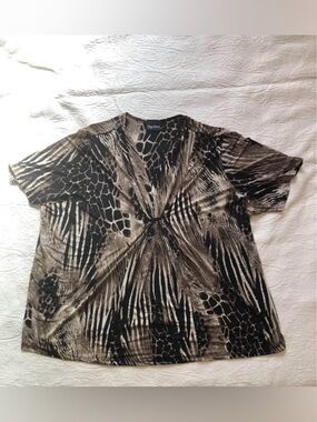 Women’s Maggie Barnes Short Sleeve Shirt in Black / Taupe Animal Print - size 4X
